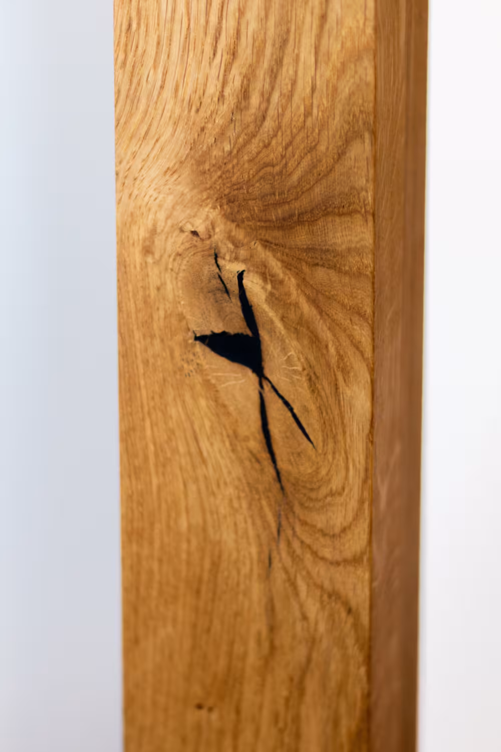 Garderobenständer aus Holz, Satellit - Eiche geölt mit Edelstahlhaken - Asteiche mit bearbeiteter Oberfläche
