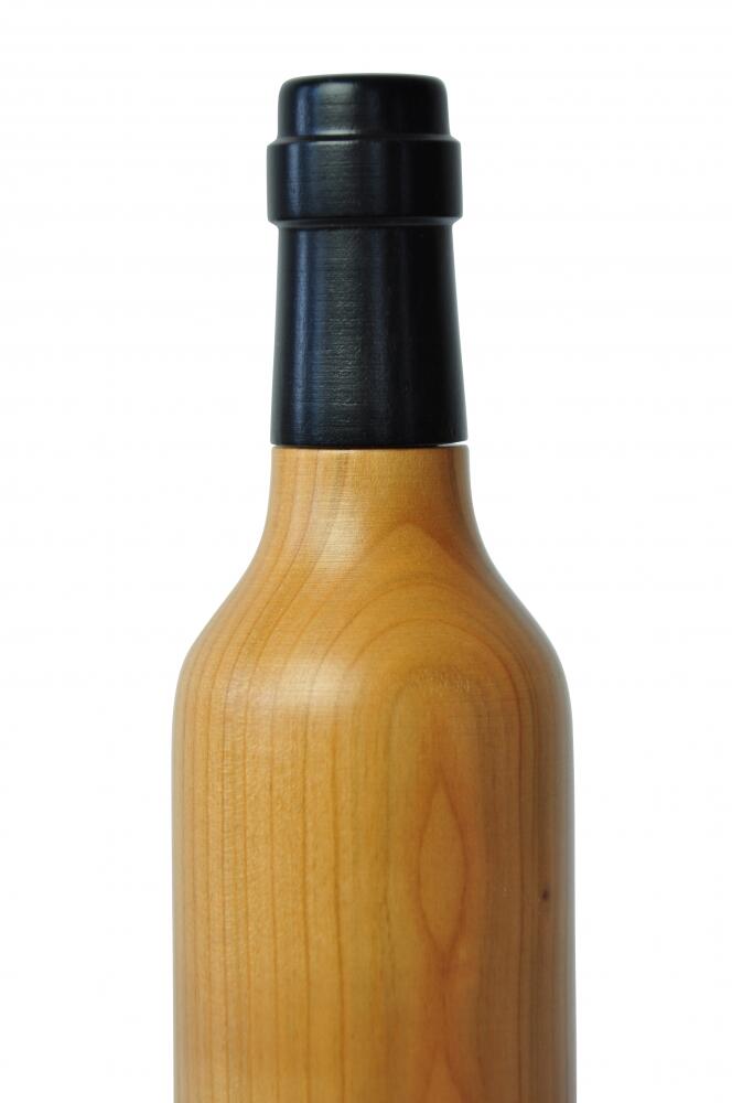 Pfeffermühle aus Holz - in Form einer kleinen Weinflasche