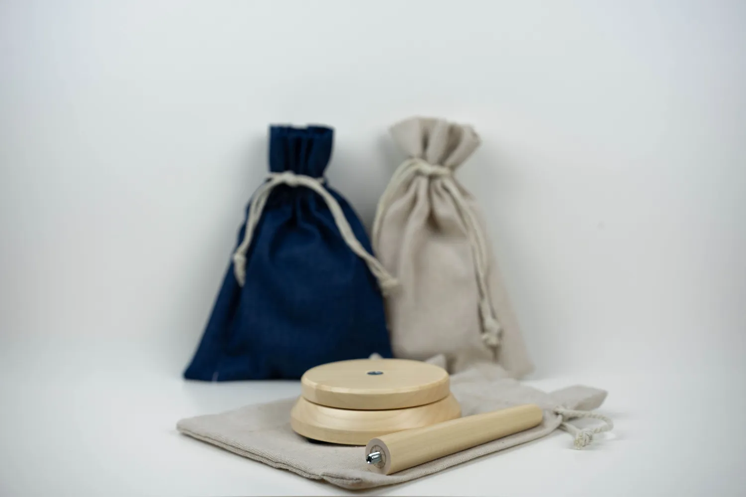 zerlegter Wollabroller mit Tasche für Transport
