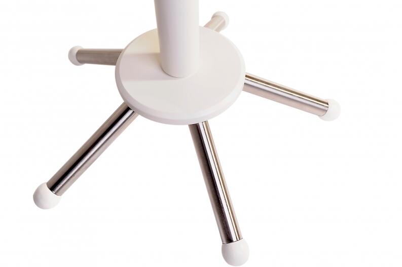 stabiler Standfuss von Garderobenständer weiß - Edelstahl